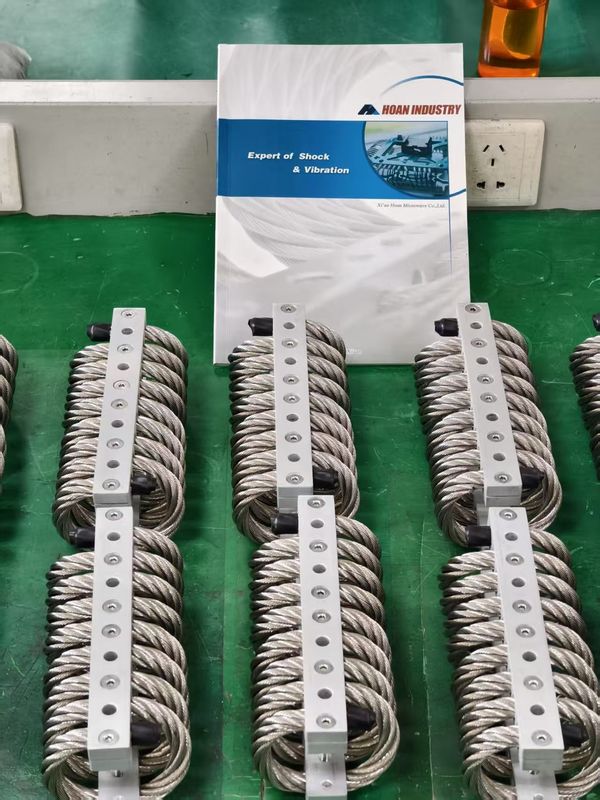 JGX-0480D-12A เครื่องแยกสั่นสะเทือนสายใยความแข็งแรงสําหรับการเสริมแรงแผ่นดินไหวและการดูดซึมแรงกระแทกในอุณหภูมิที่รุนแรง